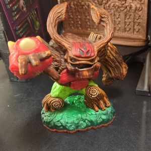 Skylanders-Inspired Wooden Warrior Action Figure Toy - Brown, Red & Green
